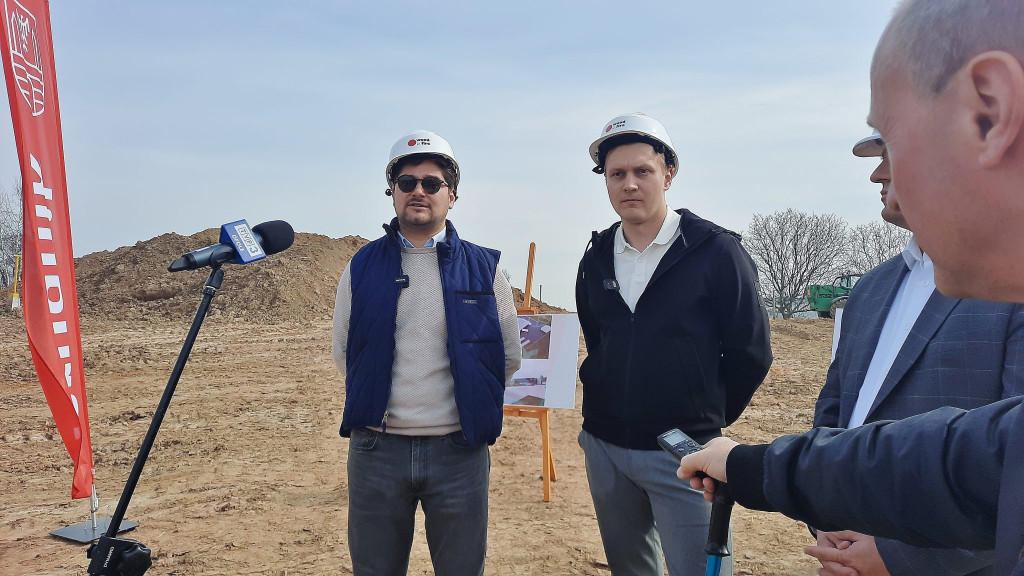 [WIDEO] Wood of Fire buduje zakład w prudnickiej strefie ekonomicznej