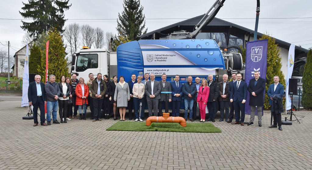 [FOTO/WIDEO] Szybowice oficjalnie z kanalizacją sanitarną