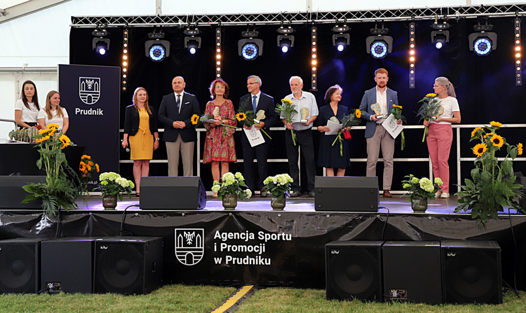 Dyplomy Jubileuszowej Wystawy Twórców Ludowych i Rzemiosła Artystycznego