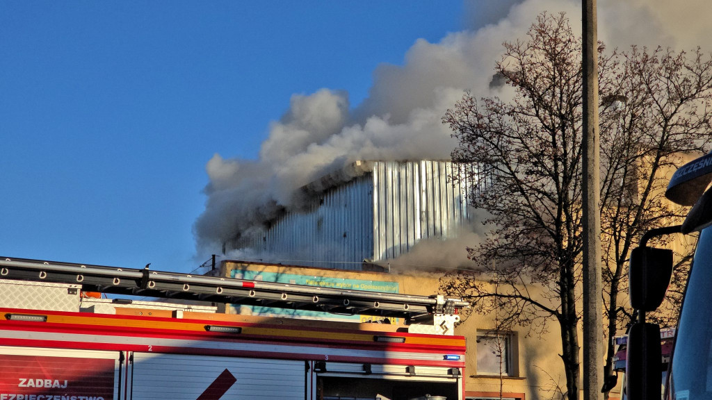 Pożar na Meblarskiej w Prudniku [FOTO/WIDEO] [AKTUALIZACJA]