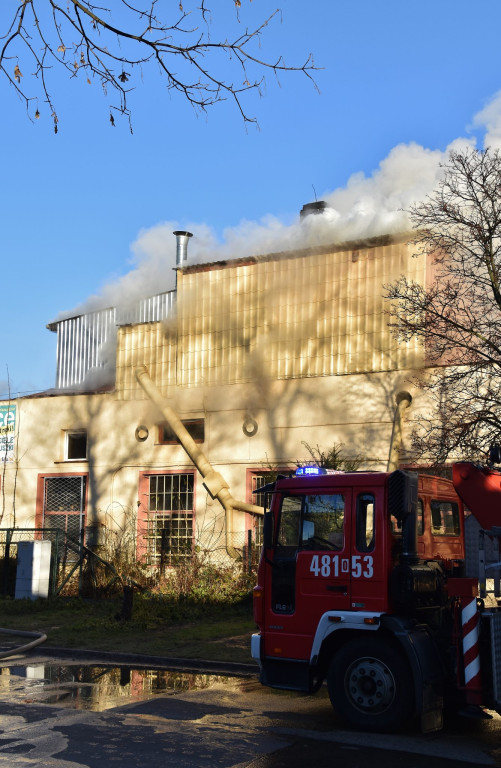 Pożar na Meblarskiej w Prudniku [FOTO/WIDEO] [AKTUALIZACJA]