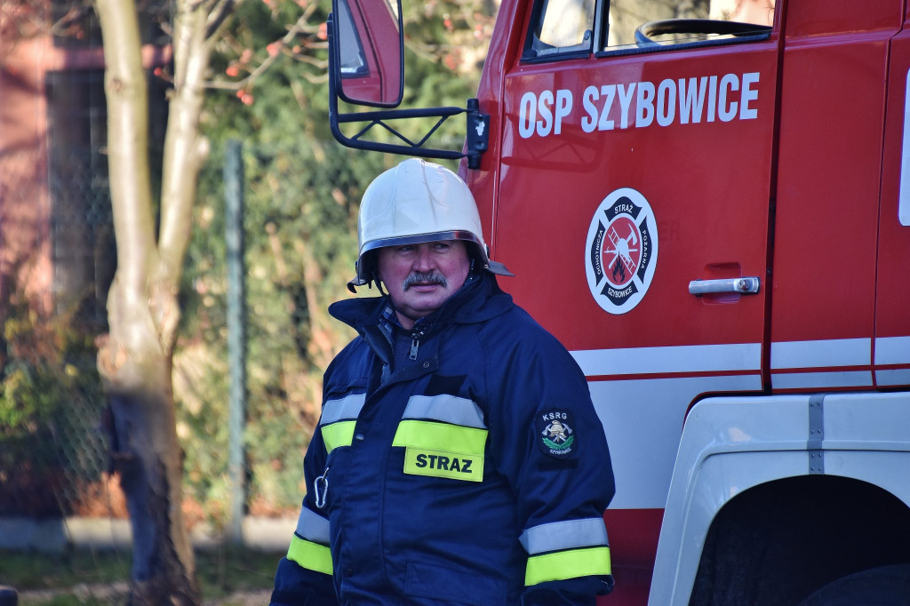Pożar na Meblarskiej w Prudniku [FOTO/WIDEO] [AKTUALIZACJA]