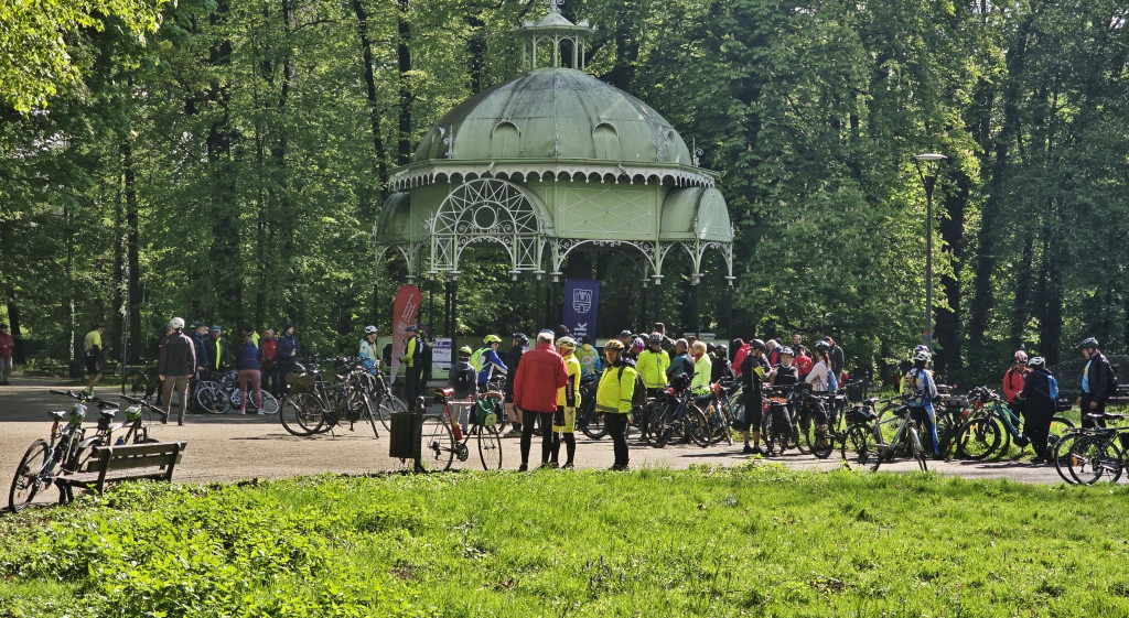 Jubileuszowe wspomnienie Szozdy i Surmińskiego na rowerach [FOTO/WIDEO]