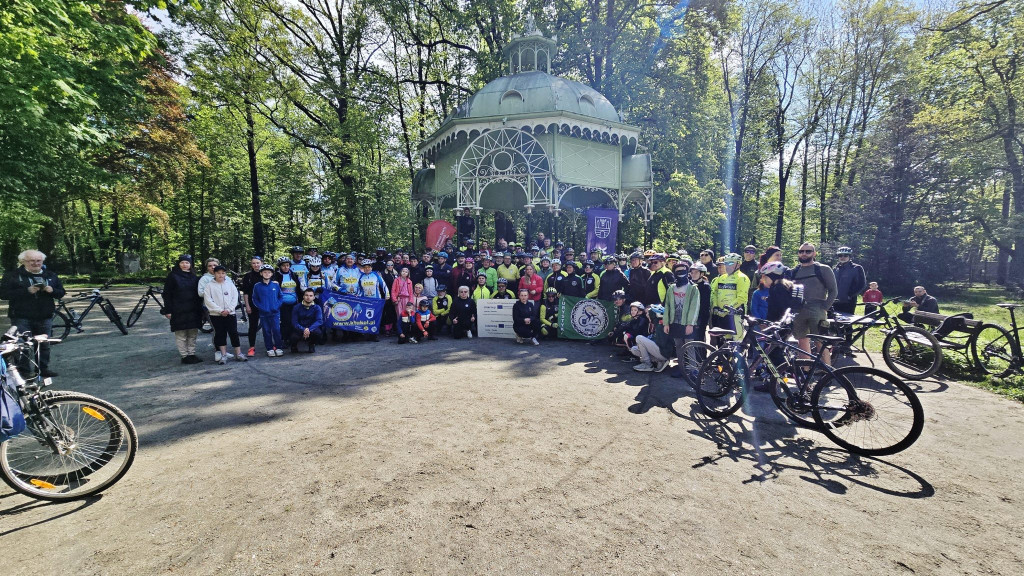 Jubileuszowe wspomnienie Szozdy i Surmińskiego na rowerach [FOTO/WIDEO]