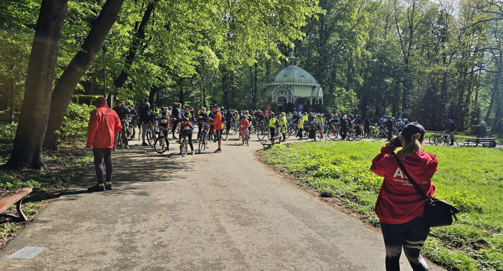 Jubileuszowe wspomnienie Szozdy i Surmińskiego na rowerach [FOTO/WIDEO]