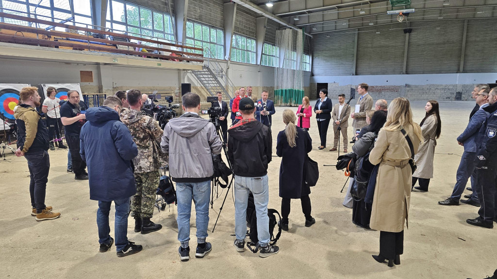 Są pieniądze na odbudowę infrastruktury sportowej. Konferencja ministrów w Prudniku [FOTO/WIDEO]