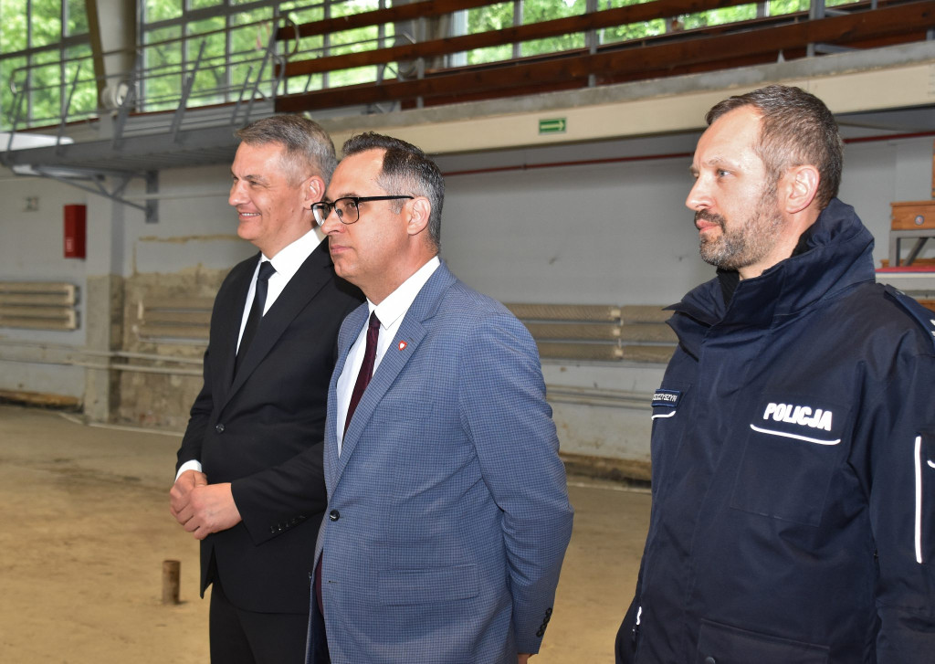 Są pieniądze na odbudowę infrastruktury sportowej. Konferencja ministrów w Prudniku [FOTO/WIDEO]