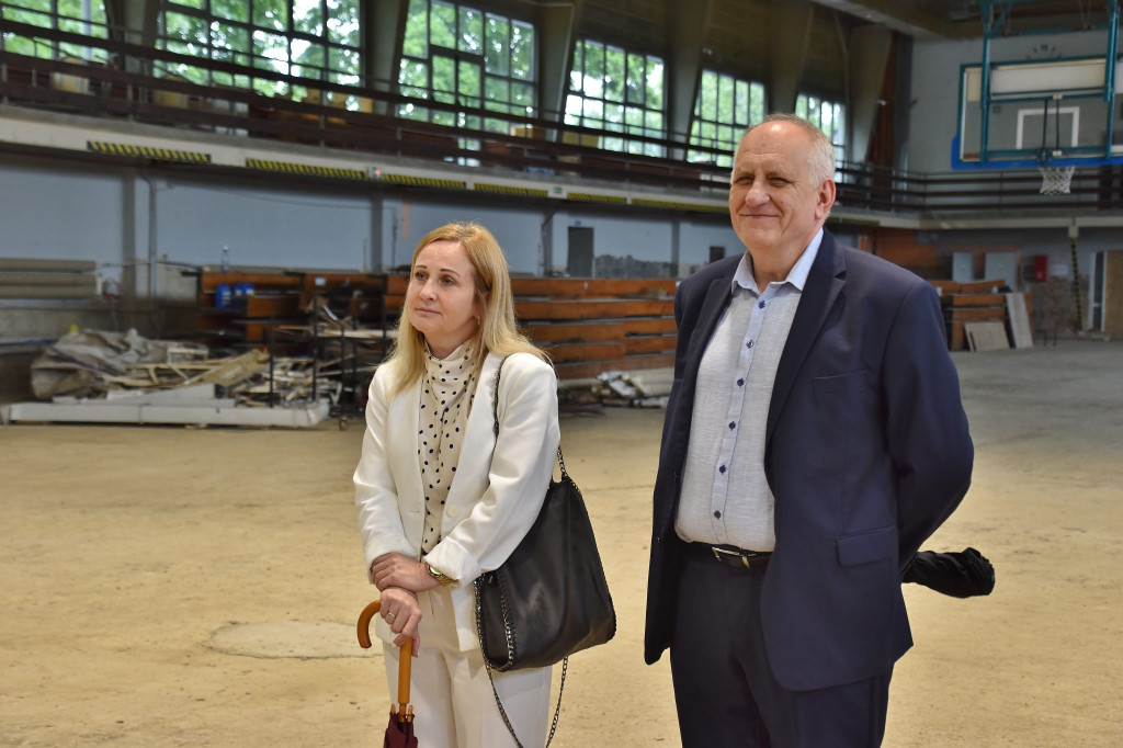 Są pieniądze na odbudowę infrastruktury sportowej. Konferencja ministrów w Prudniku [FOTO/WIDEO]