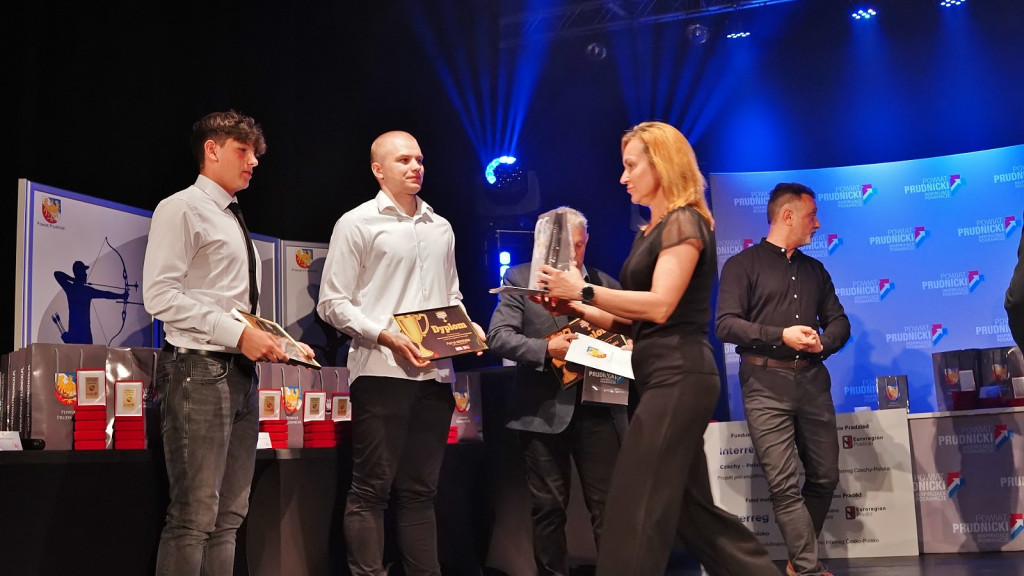 Laury dla najpopularniejszych sportowców,  trenera i działacza [FOTO]