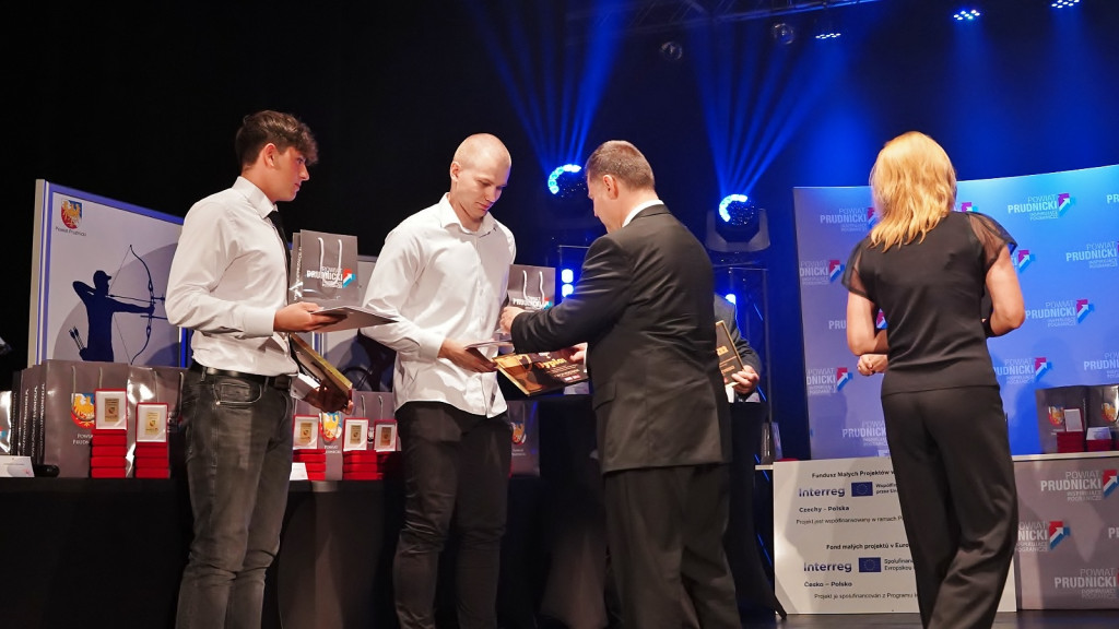 Laury dla najpopularniejszych sportowców,  trenera i działacza [FOTO]