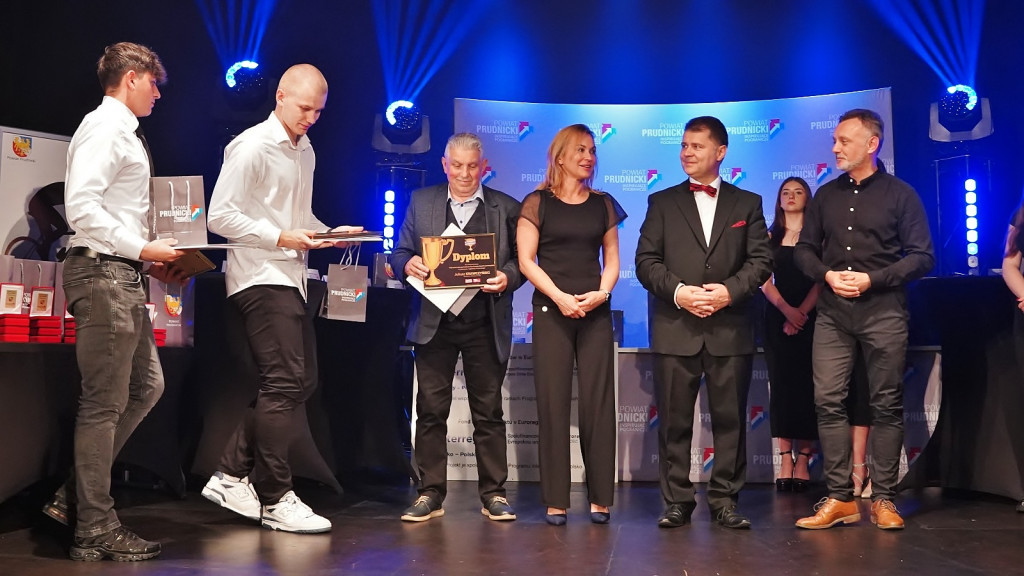Laury dla najpopularniejszych sportowców,  trenera i działacza [FOTO]