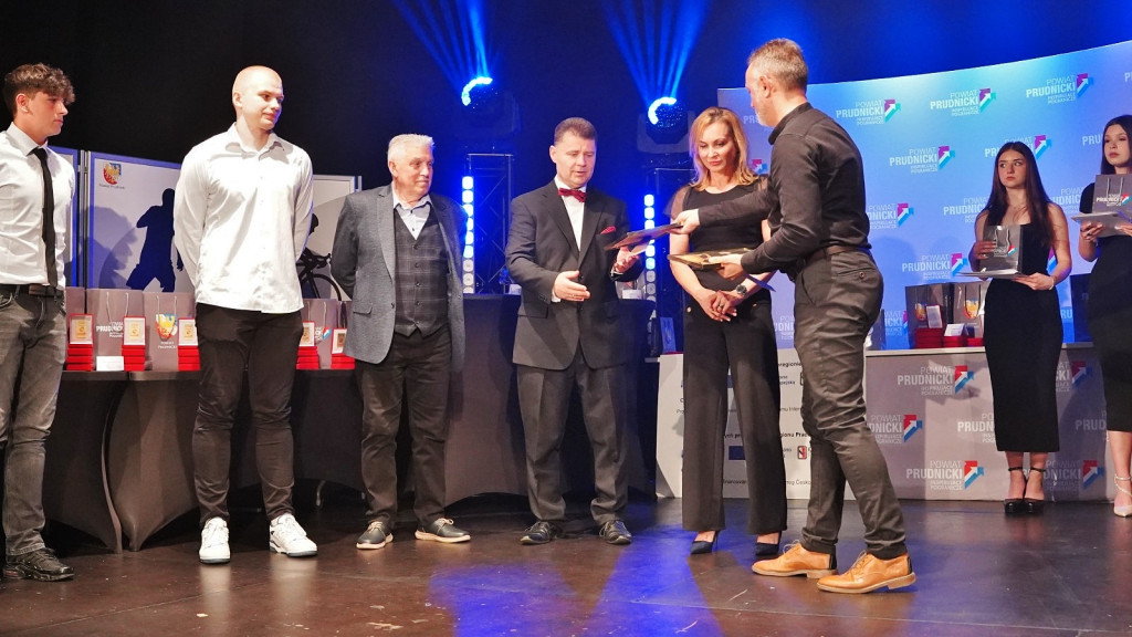 Laury dla najpopularniejszych sportowców,  trenera i działacza [FOTO]