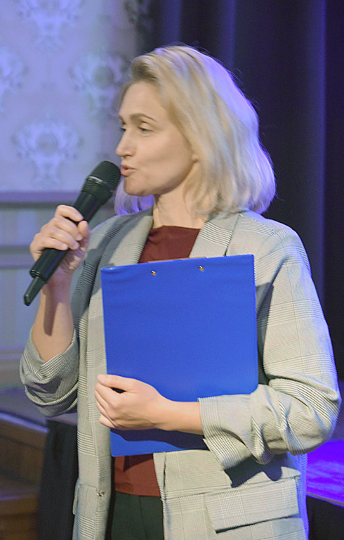 Między słowami z ks. Robertem Skrzypczakiem