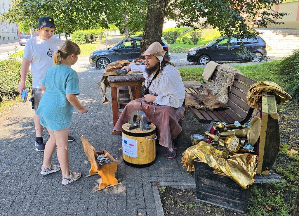 Spotkanie z Wokiem i Białą Damą - przygoda na miejskim szlaku w Prudniku [FOTO/WIDEO]