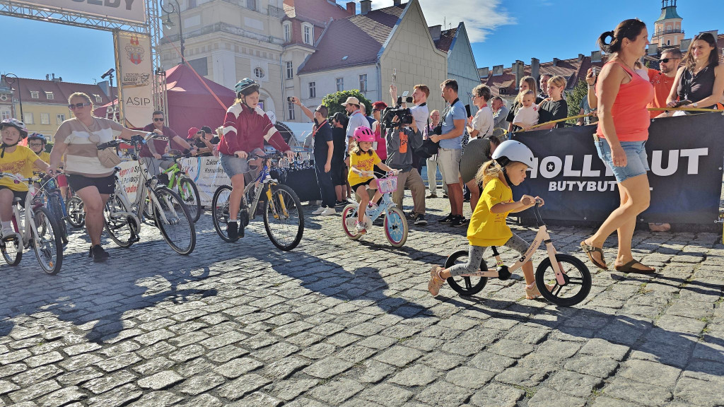 Najbardziej uroczy wyścig memoriału. Zobaczcie zdjęcia i film z parady rowerowej!