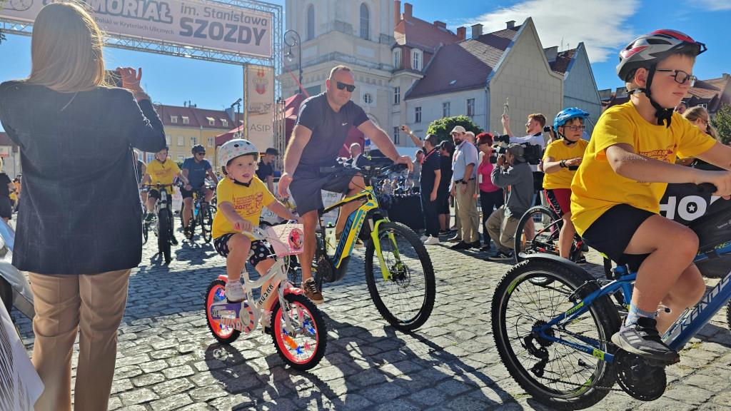 Najbardziej uroczy wyścig memoriału. Zobaczcie zdjęcia i film z parady rowerowej!