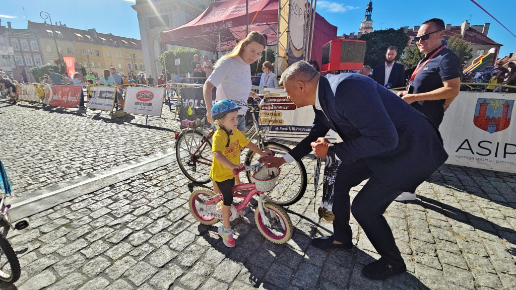 Najbardziej uroczy wyścig memoriału. Zobaczcie zdjęcia i film z parady rowerowej!