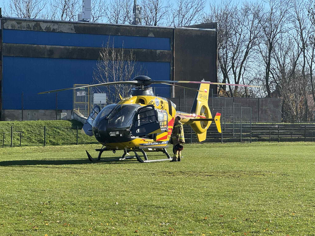 [AKTUALIZACJA] Wypadek na Włoskiej. Spadł z dużej wysokości [FOTO/WIDEO]