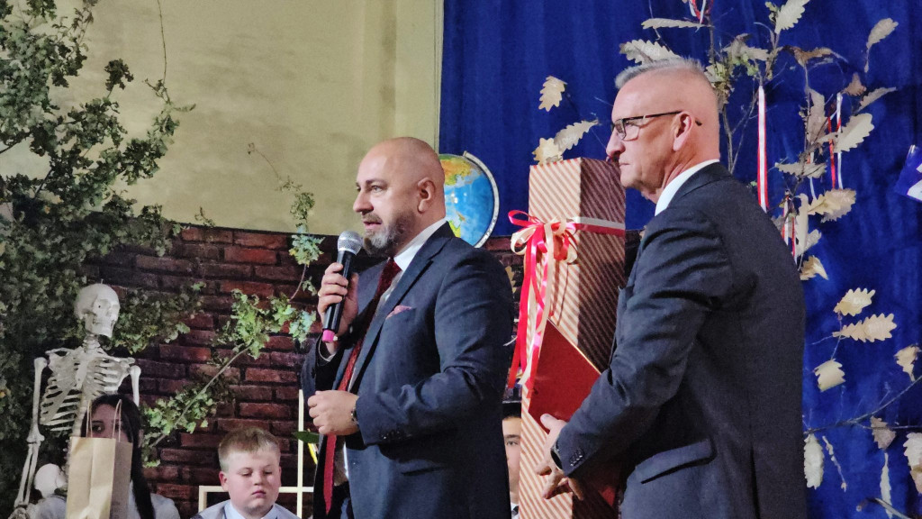 80 lat SP w Szybowicach. Szkoła z tradycją i sukcesami [FOTO/WIDEO]