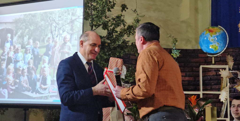 80 lat SP w Szybowicach. Szkoła z tradycją i sukcesami [FOTO/WIDEO]