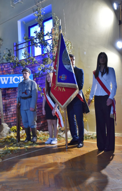 80 lat SP w Szybowicach. Szkoła z tradycją i sukcesami [FOTO/WIDEO]