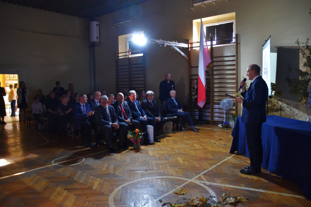 80 lat SP w Szybowicach. Szkoła z tradycją i sukcesami [FOTO/WIDEO]