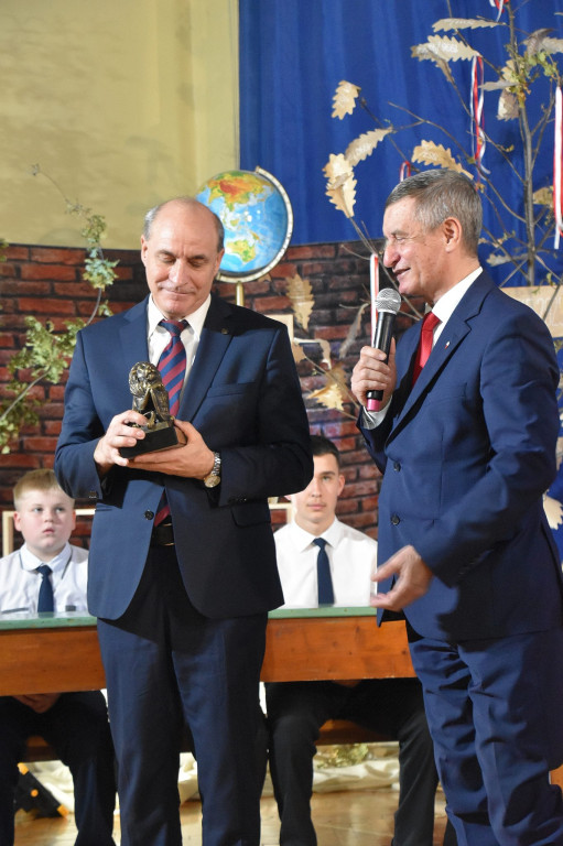 80 lat SP w Szybowicach. Szkoła z tradycją i sukcesami [FOTO/WIDEO]
