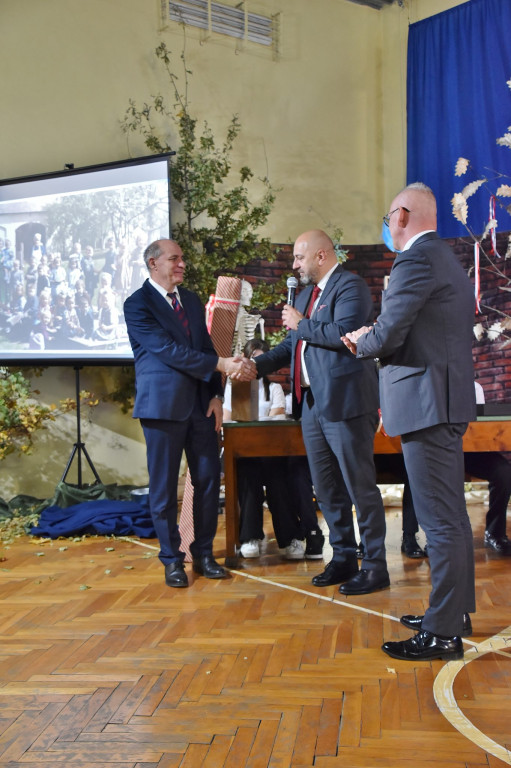 80 lat SP w Szybowicach. Szkoła z tradycją i sukcesami [FOTO/WIDEO]