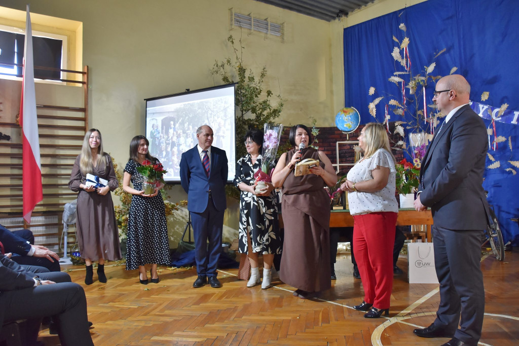 80 lat SP w Szybowicach. Szkoła z tradycją i sukcesami [FOTO/WIDEO]