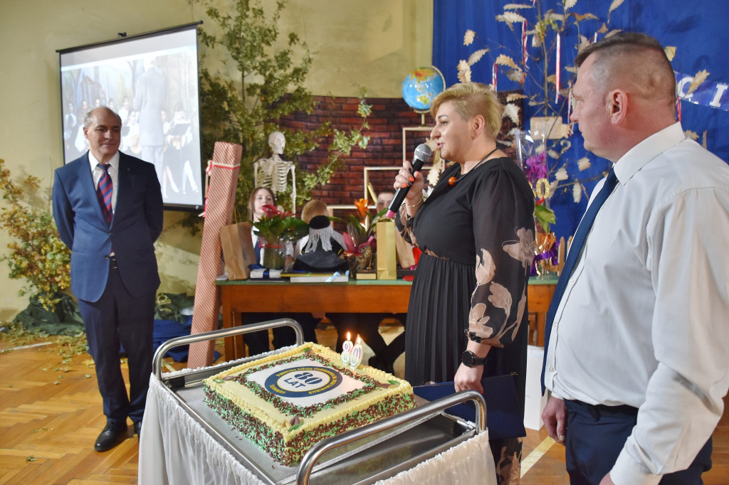 80 lat SP w Szybowicach. Szkoła z tradycją i sukcesami [FOTO/WIDEO]