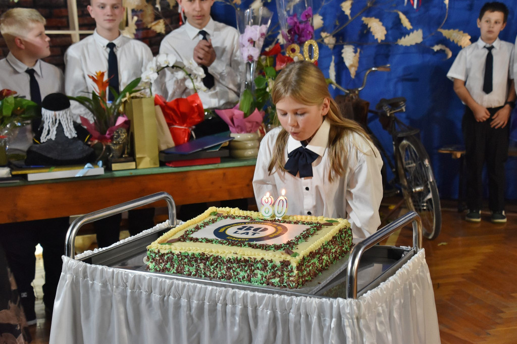 80 lat SP w Szybowicach. Szkoła z tradycją i sukcesami [FOTO/WIDEO]