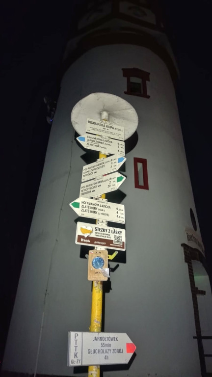 Na Biskupiej Kopie śnieg, a na Pradziadzie siarczysty mróz [FOTO]
