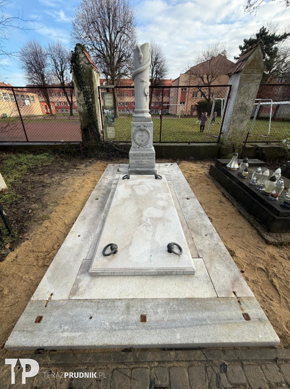 Grobowiec Moritza Kremsera dawniej i dziś