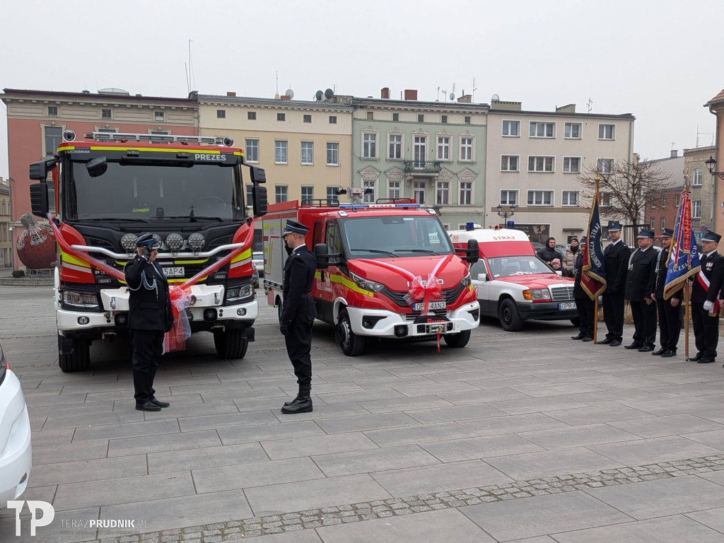Cztery pojazdy dla OSP w gminie Biała