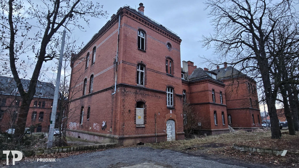 Ten budynek na Włoskiej zaczyna się zmieniać
