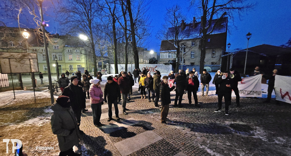 Spotkanie z Bąkiewiczem i protest