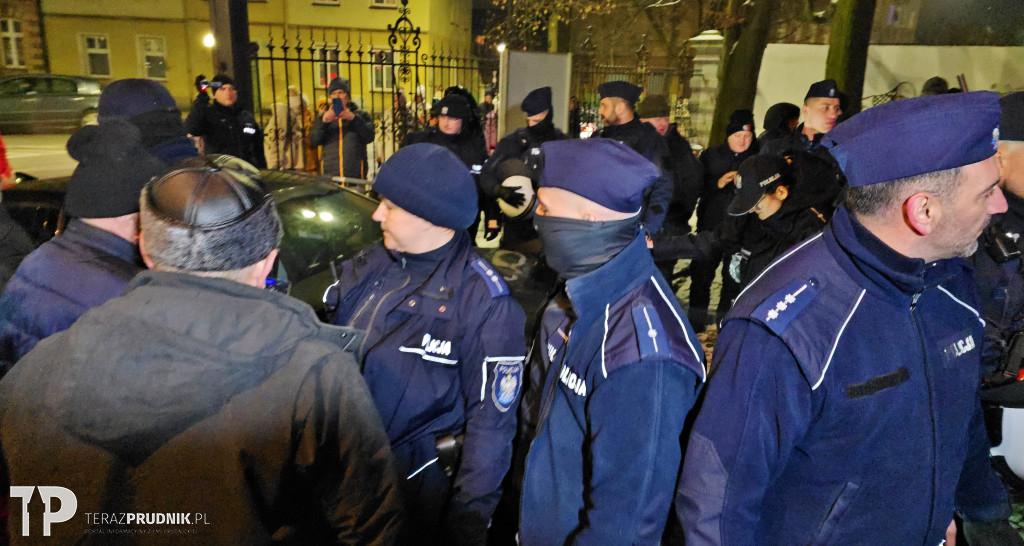 Spotkanie z Bąkiewiczem i protest