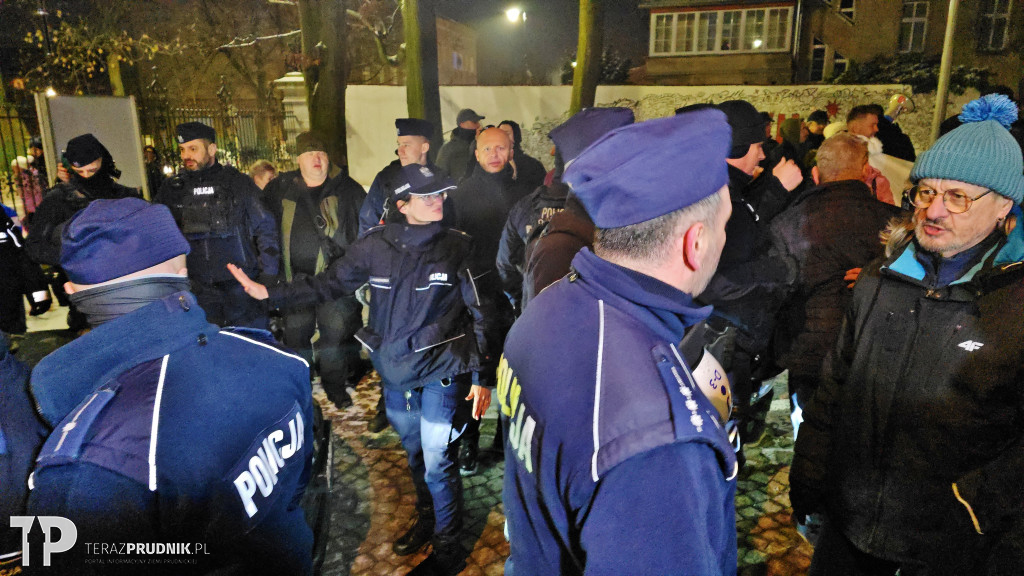 Spotkanie z Bąkiewiczem i protest