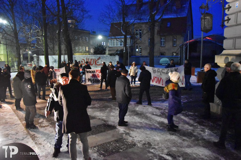 Spotkanie z Bąkiewiczem i protest