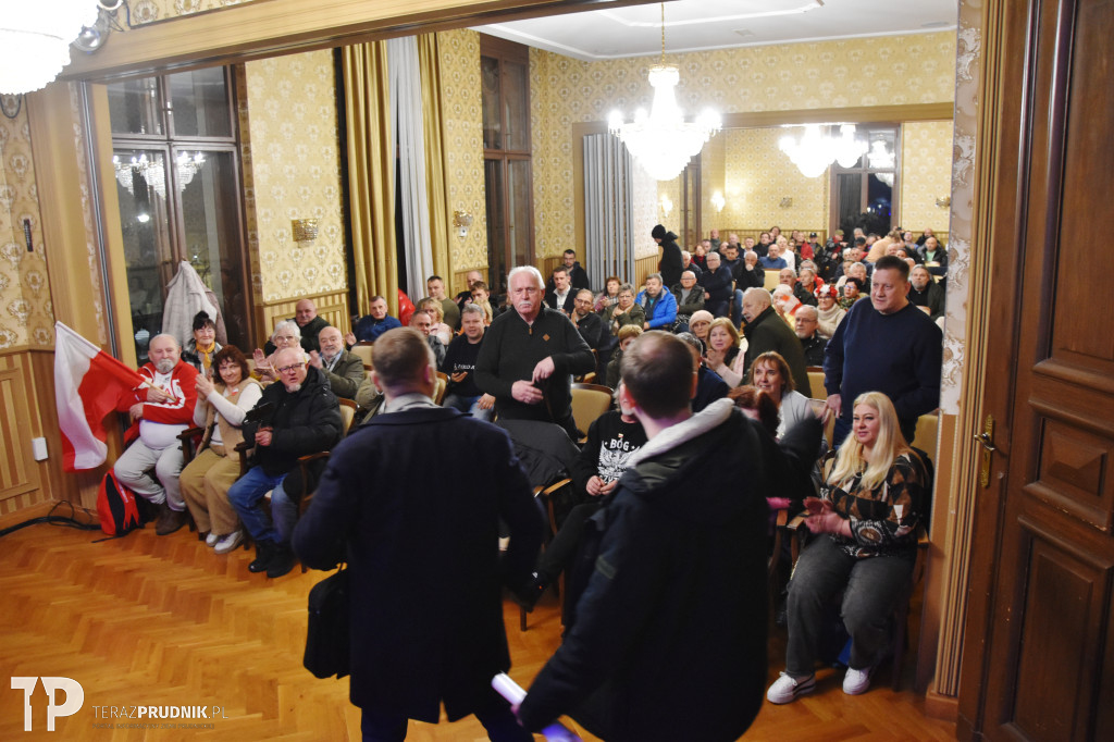 Spotkanie z Bąkiewiczem i protest
