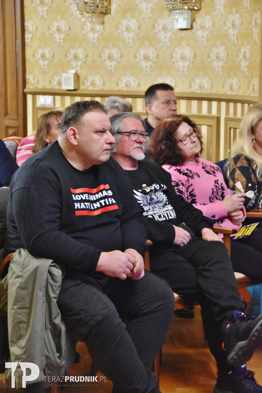 Spotkanie z Bąkiewiczem i protest