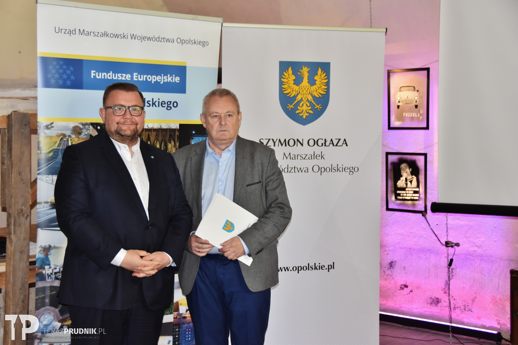 Podpisanie umów w Pałacu Rozkochów