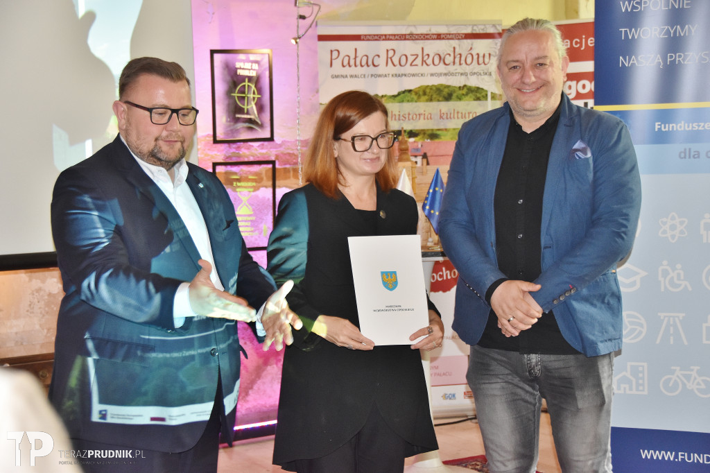 Podpisanie umów w Pałacu Rozkochów