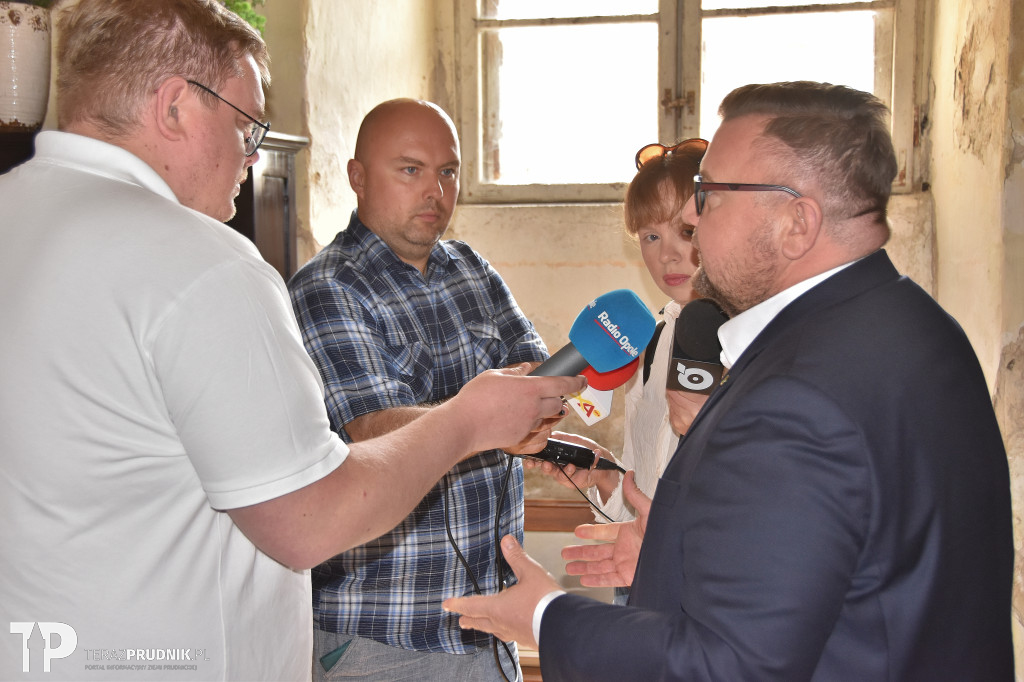 Podpisanie umów w Pałacu Rozkochów