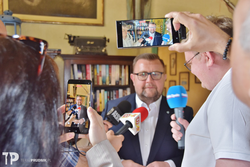 Podpisanie umów w Pałacu Rozkochów