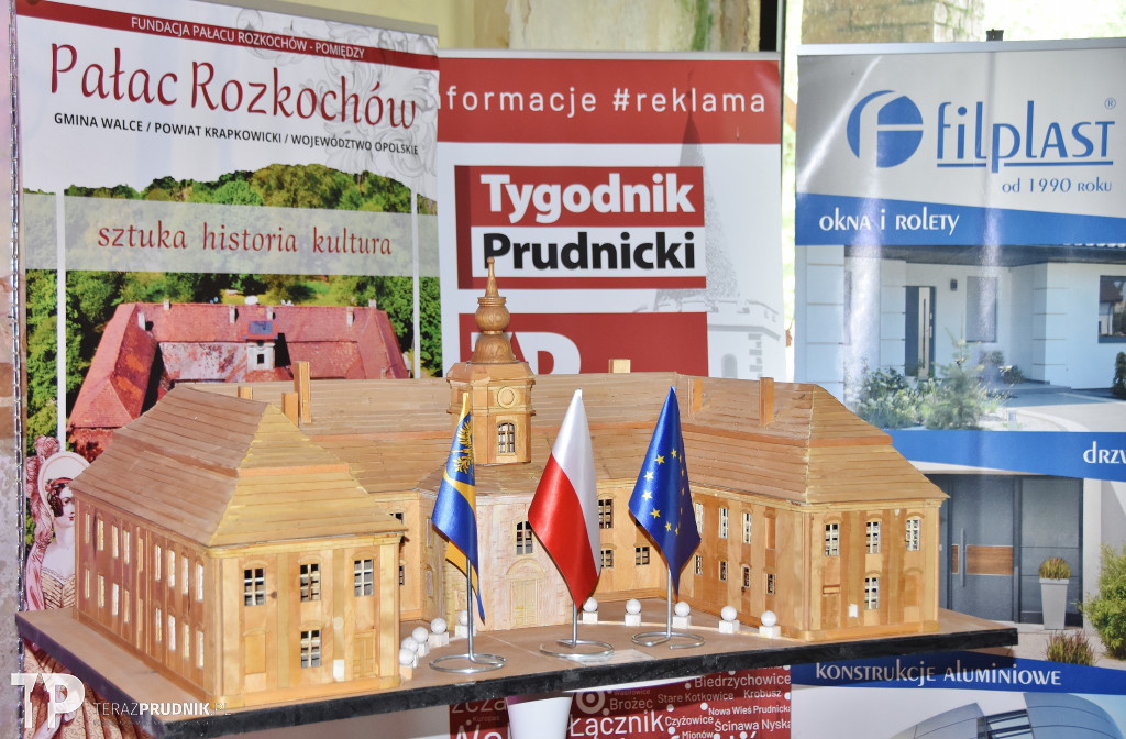 Podpisanie umów w Pałacu Rozkochów