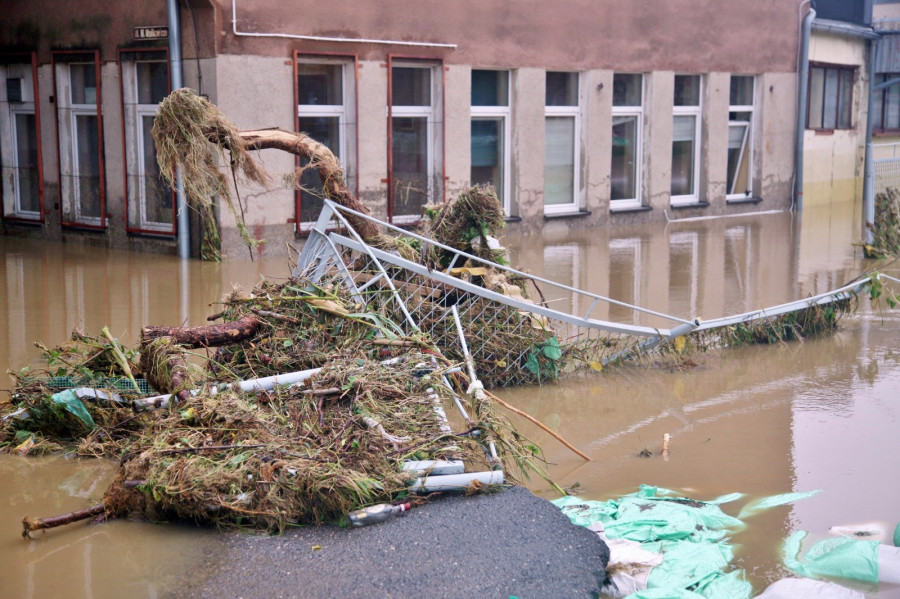 Zakład przy ul. Batorego został zalany podczas powodzi we wrześniu 2024 r. (fot. Piotr Kulczyk)