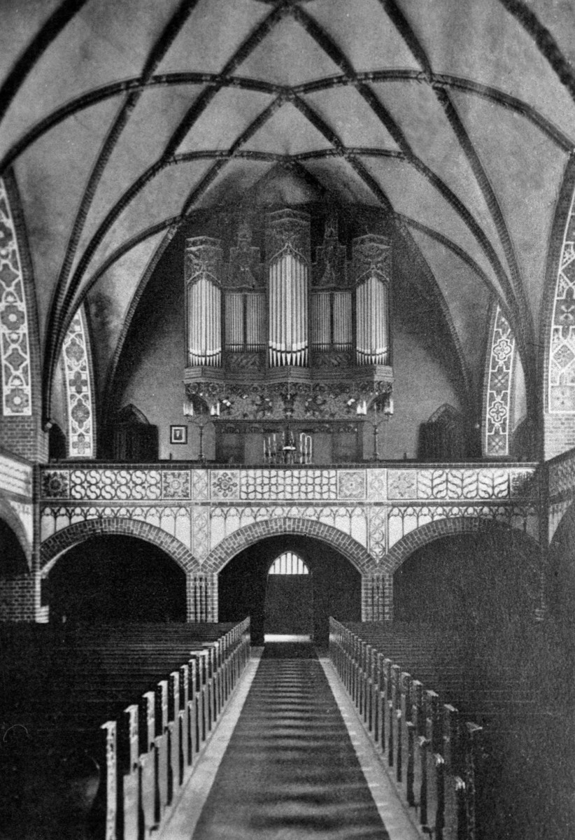 Organy we wnętrzu kościoła w Prudniku (archiwum Tygodnika Prudnickiego)