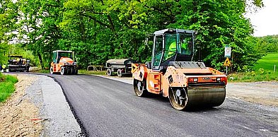 Pierwszy asfalt na ścieżce Dębowiec – Jindřichov