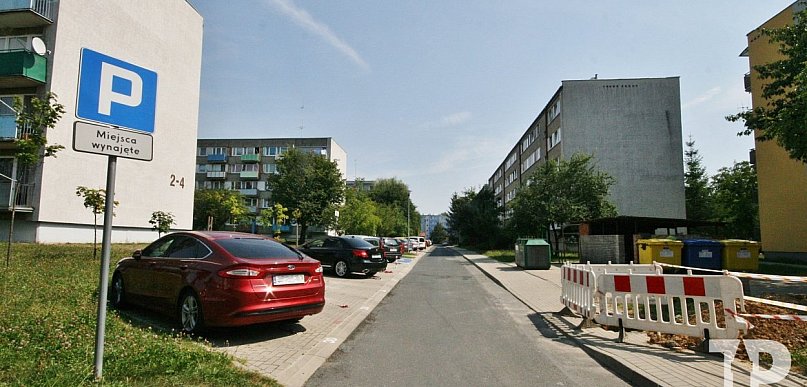 Ulica Norberta Bończyka: W środku osiedla